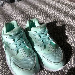 Huarache Nike mint color shoes #8